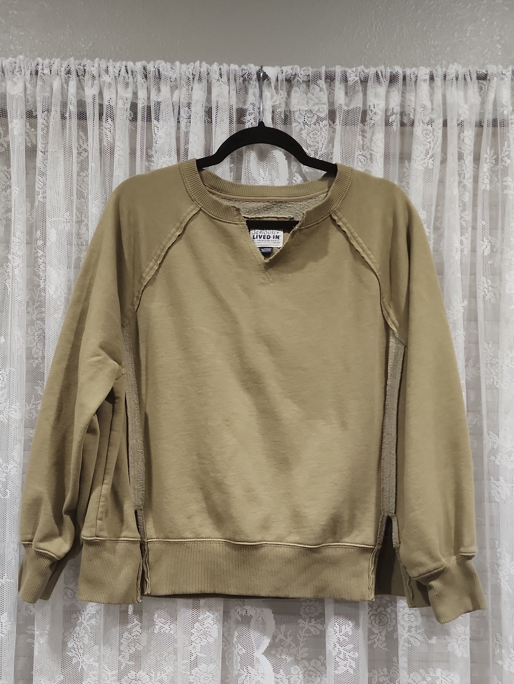 AMERICAN EAGLE "THIS SERIOSLY FEELS LIVED-IN" SWEATSHIRT